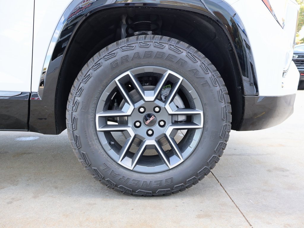 New 2026 GMC Terrain AT4 w/ LPO, Black Badging Package image 40