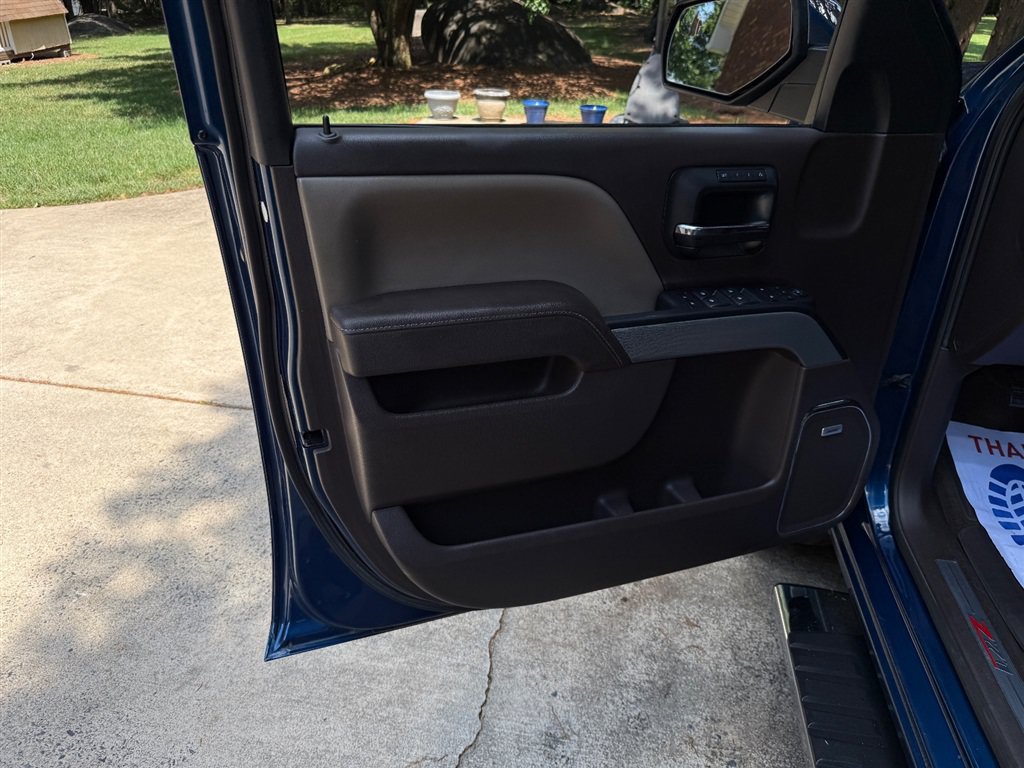 Used 2015 Chevrolet Silverado 1500 LTZ Z71 w/ LTZ Plus Package AWD/4WD image 48