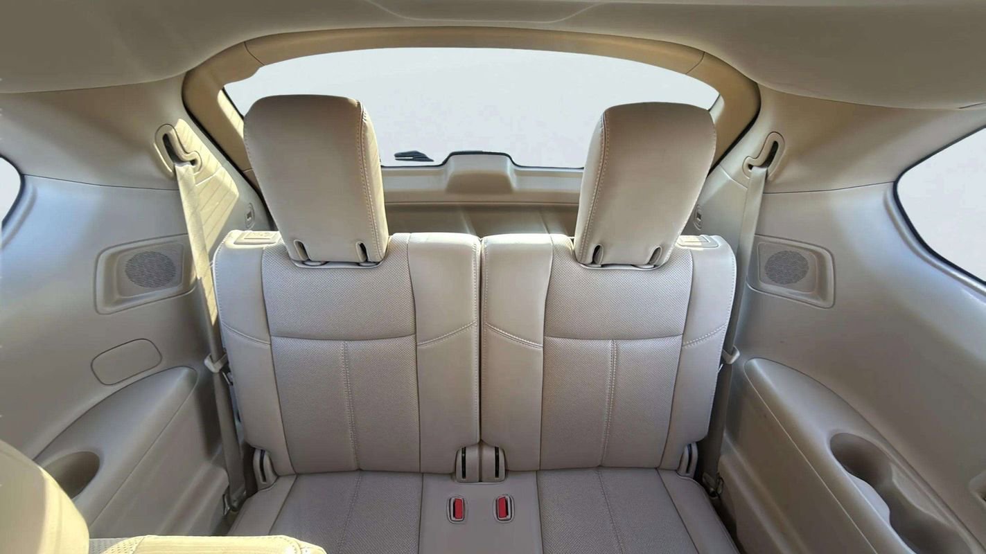 Used 2018 Nissan Pathfinder Platinum w/ Cargo Package image 18