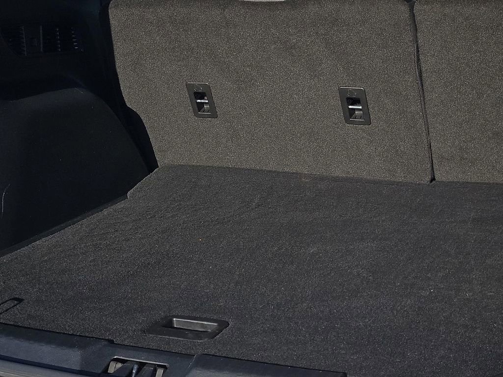 Used 2024 Ford Edge SEL w/ Convenience Package image 8