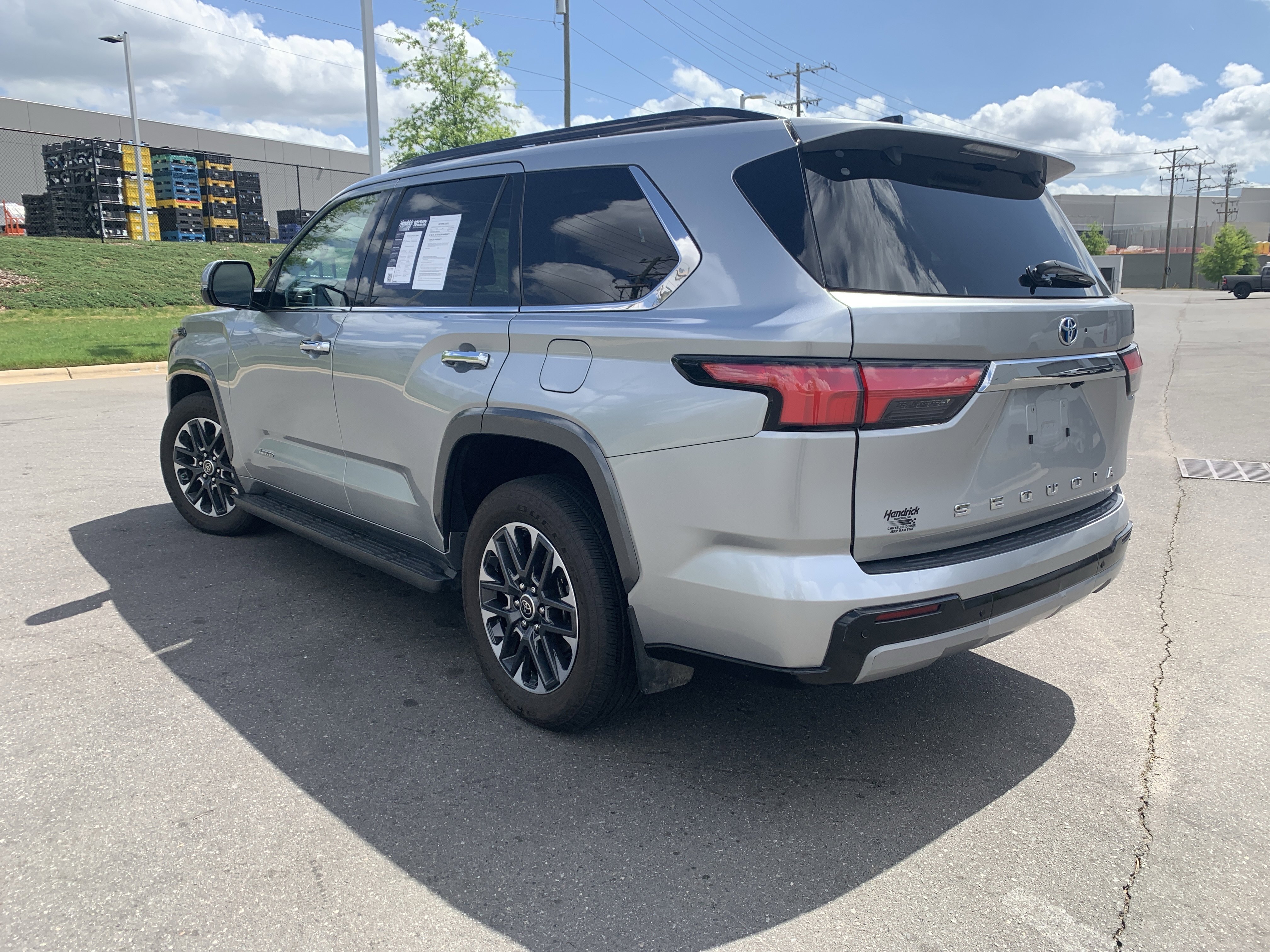 Used 2023 Toyota Sequoia Limited w/ Tow Technology Package AWD/4WD image 8