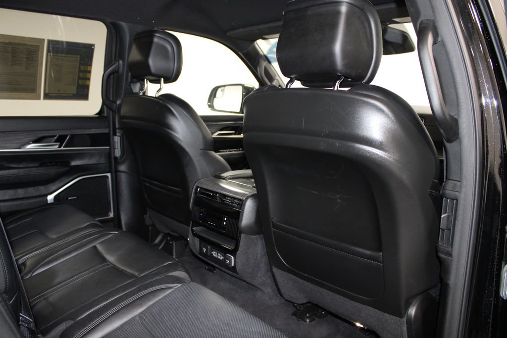 Used 2024 Jeep Wagoneer Series II w/ Flexible Seating Group AWD/4WD image 33