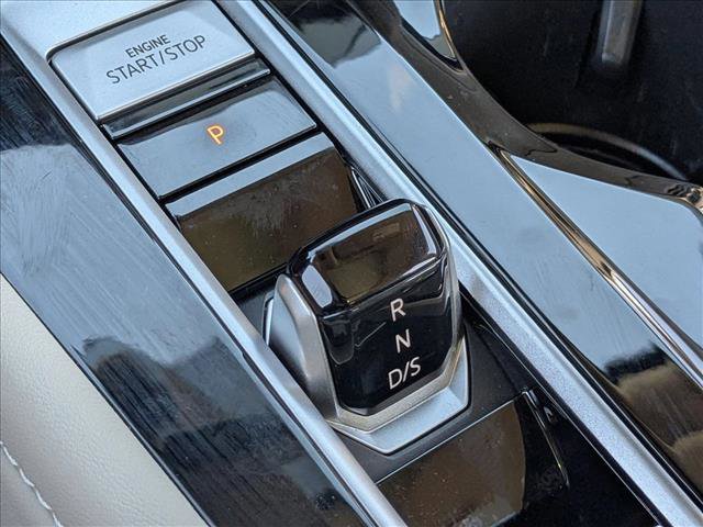 Used 2025 Volkswagen Atlas SEL Premium R-Line image 12