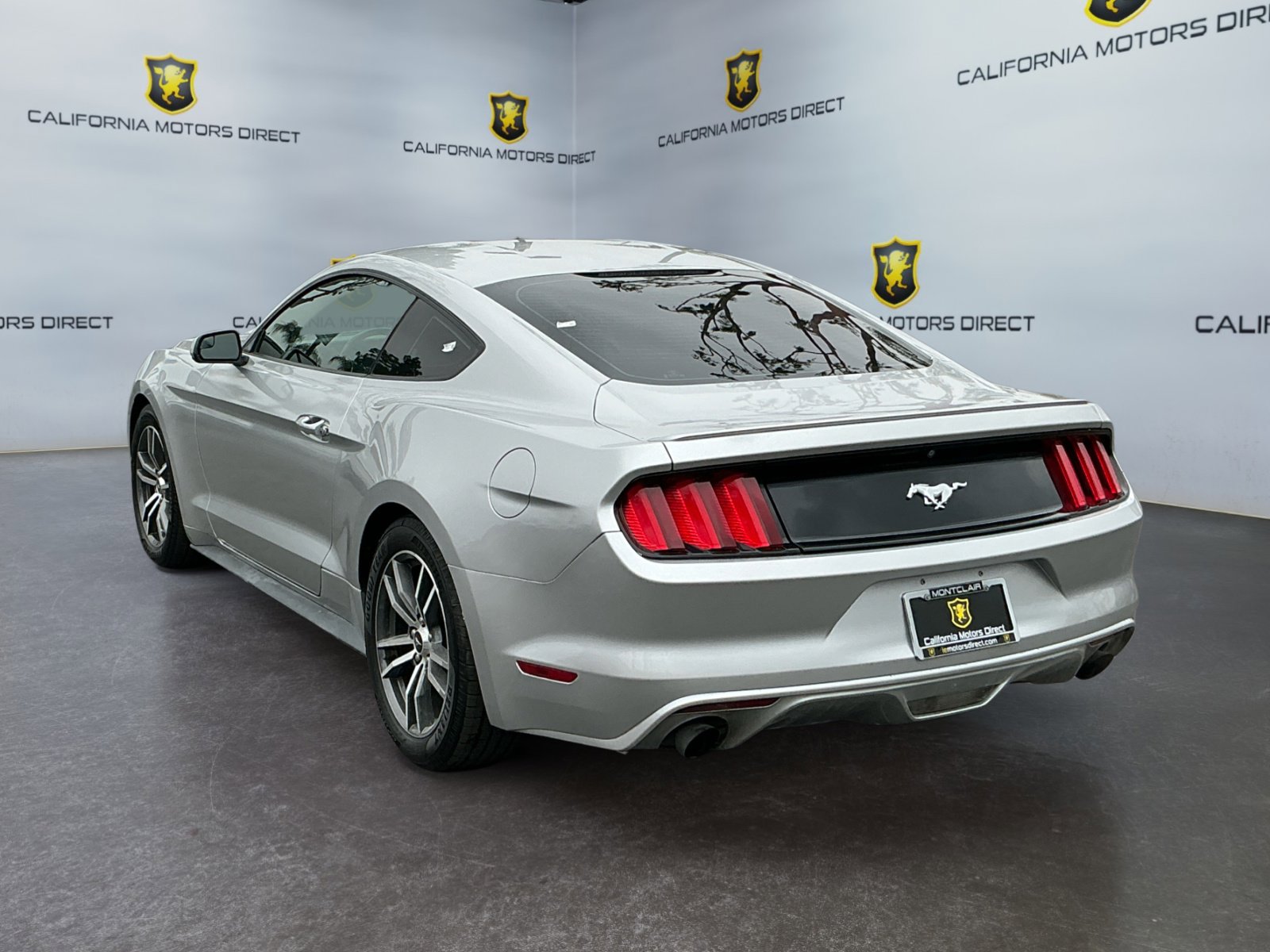 Used 2016 Ford Mustang Coupe image 3