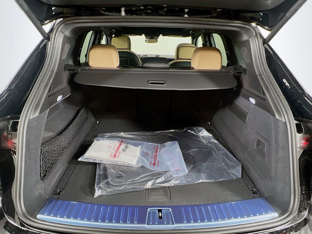 New 2026 Porsche Cayenne image 28