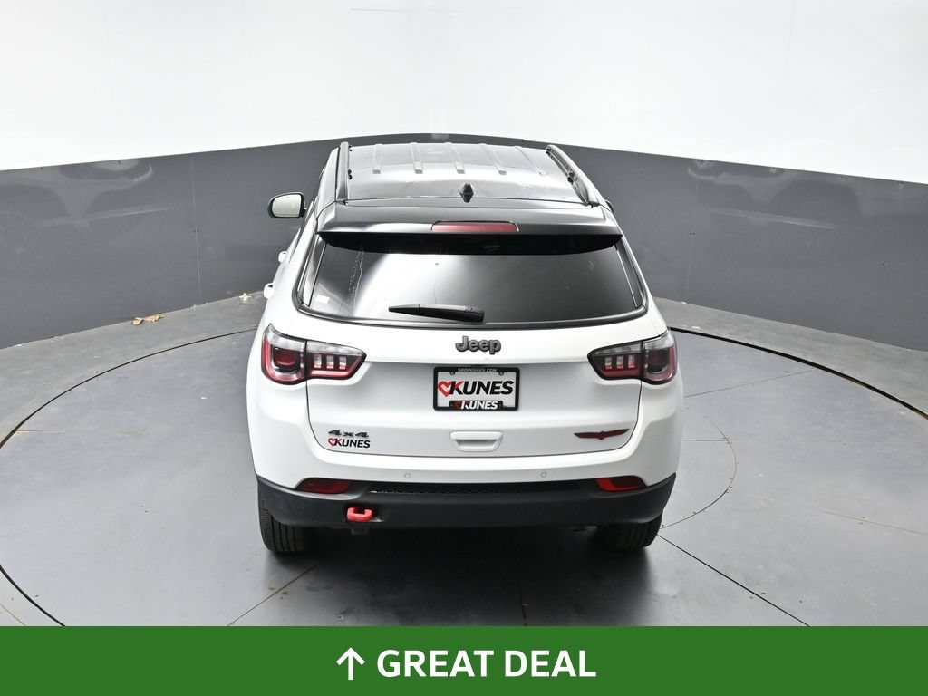 Used 2025 Jeep Compass Trailhawk AWD/4WD image 48
