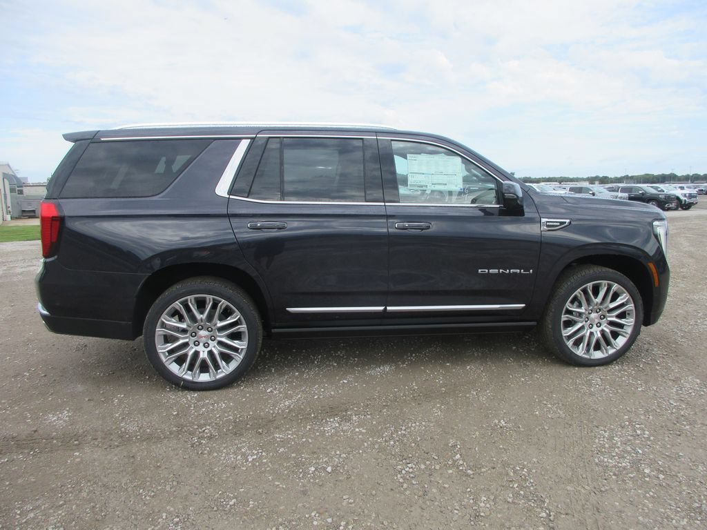 New 2026 GMC Yukon Denali w/ Denali Reserve Package AWD/4WD image 3
