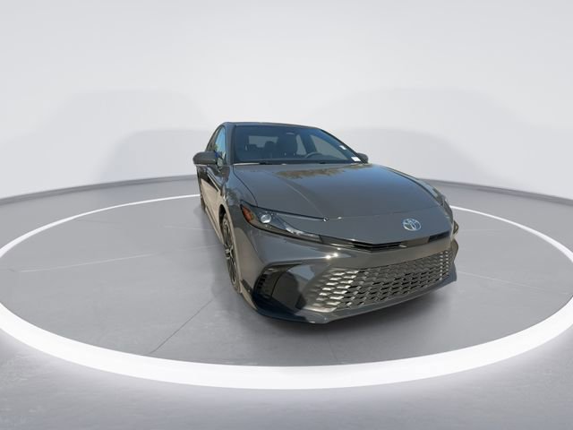 Used 2025 Toyota Camry SE image 3