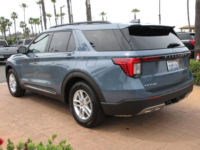 Certified 2025 Ford Explorer Active w/ Active Comfort Package image 2