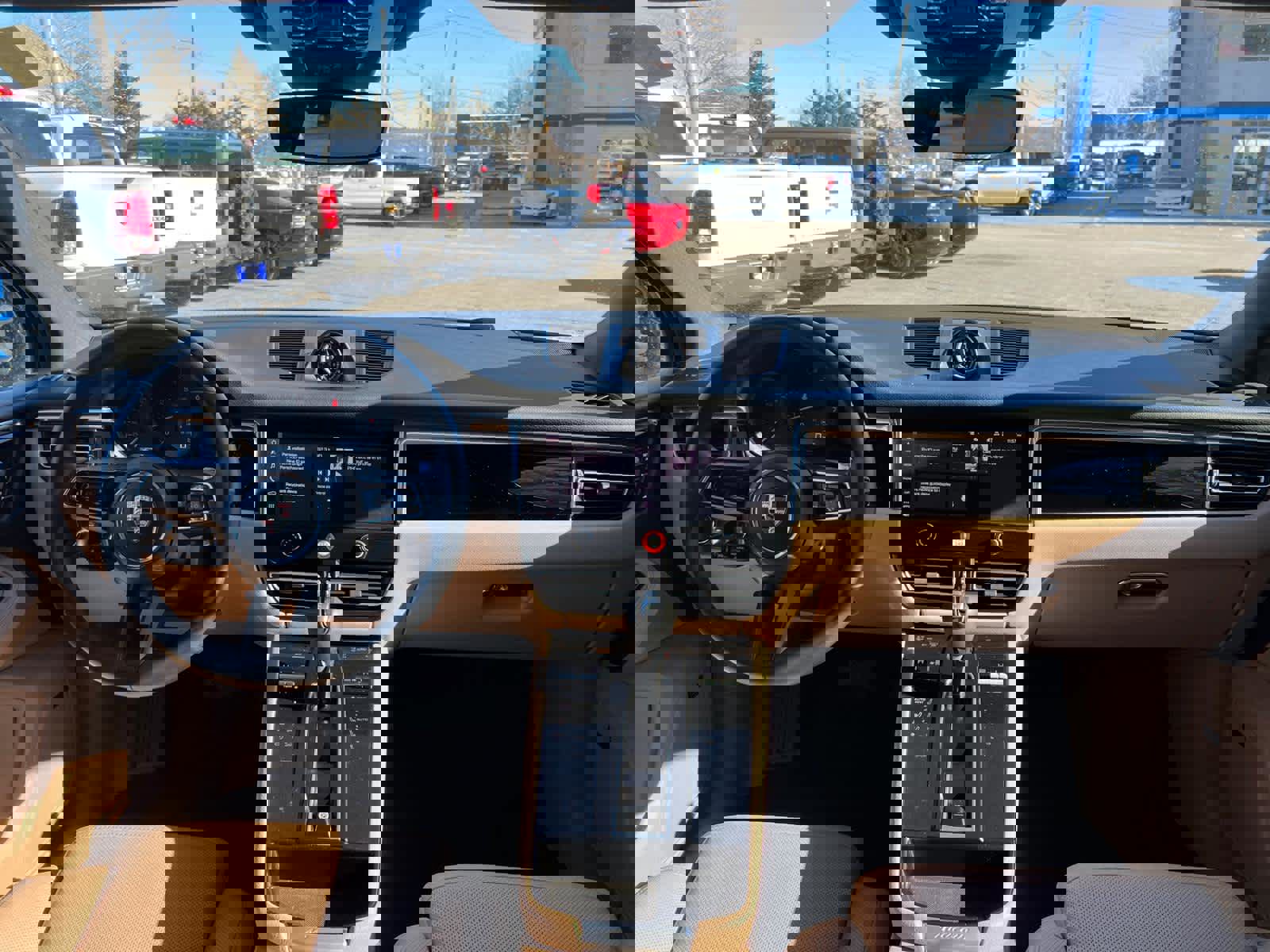 Used 2025 Porsche Macan image 37