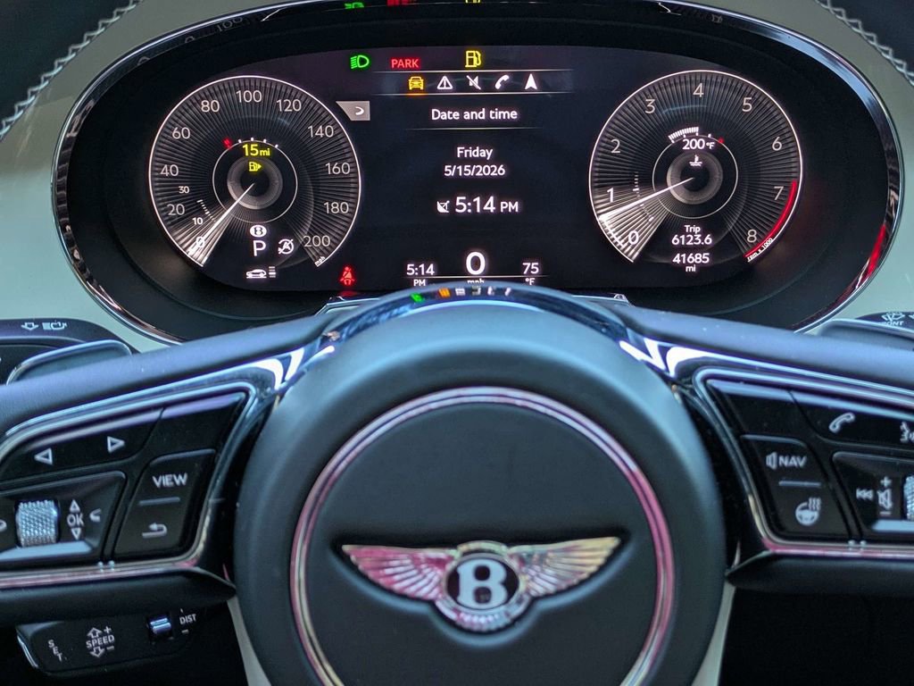 Used 2023 Bentley Bentayga Extended Wheelbase AWD/4WD image 29