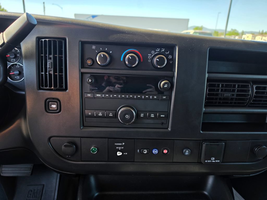 Used 2025 Chevrolet Express 3500 LS RWD image 12