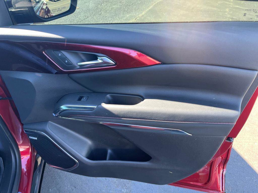 Used 2025 Chevrolet Traverse RS w/ LPO, Floor Liner Package FWD image 32