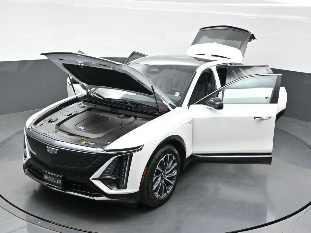 Certified 2024 Cadillac Lyriq Sport AWD/4WD image 40