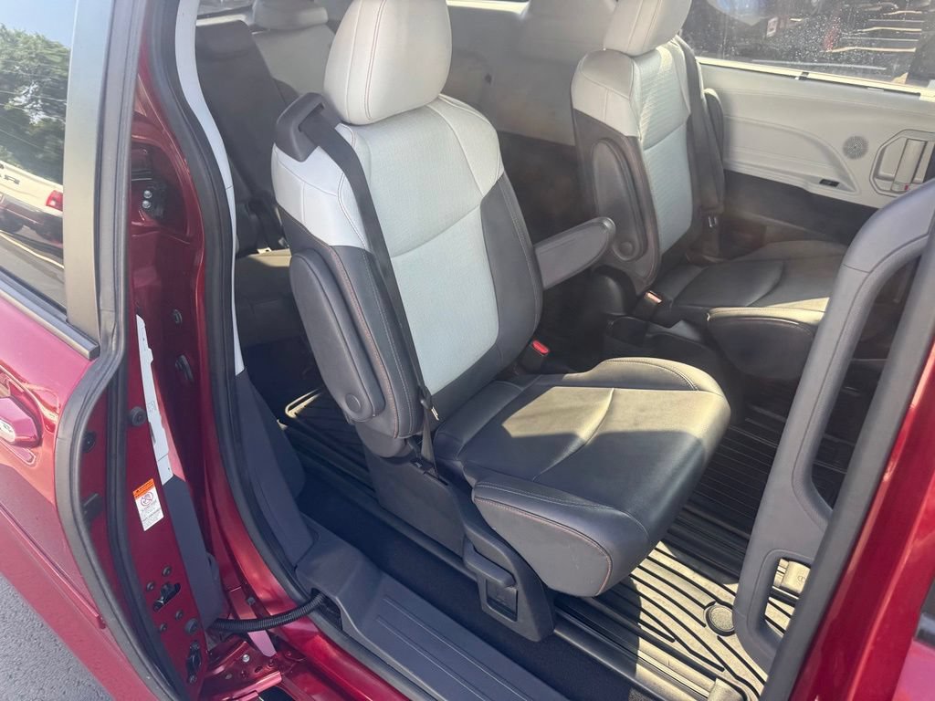 Used 2022 Toyota Sienna XSE w/ XSE Plus Package AWD/4WD image 53