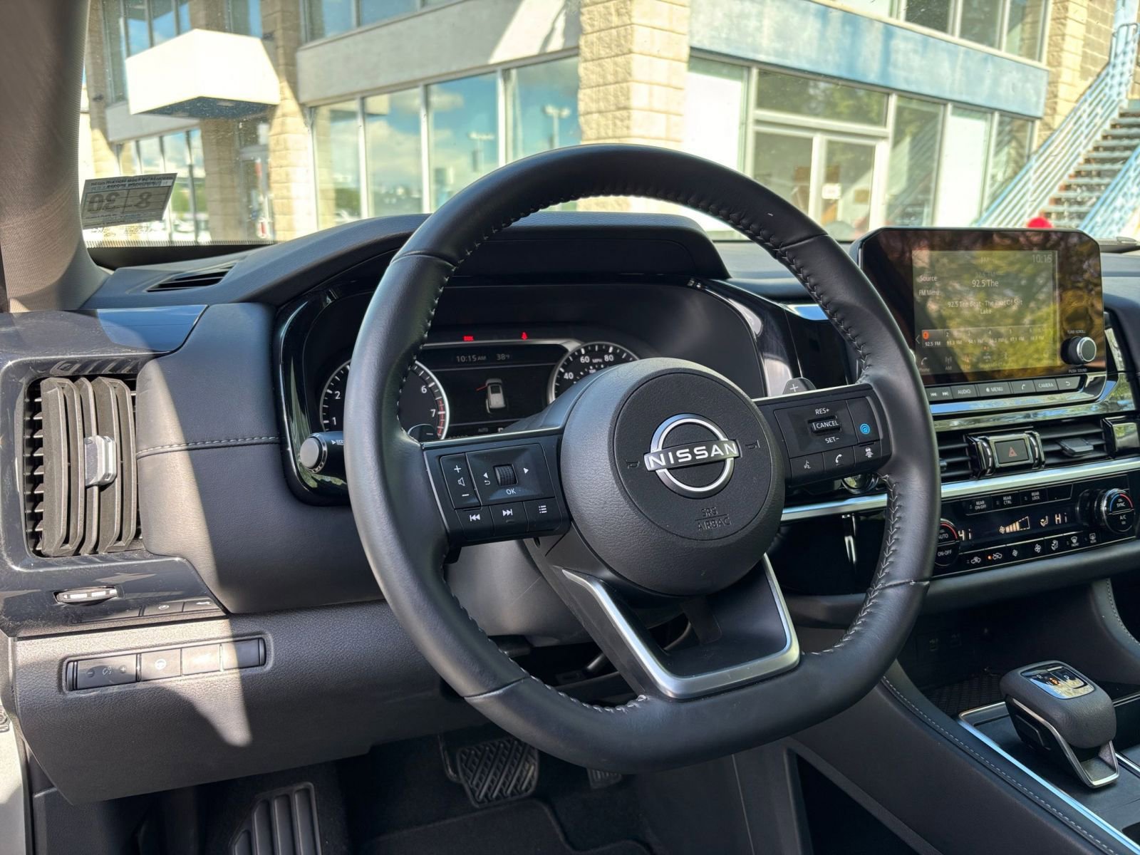 Used 2025 Nissan Pathfinder SV image 37