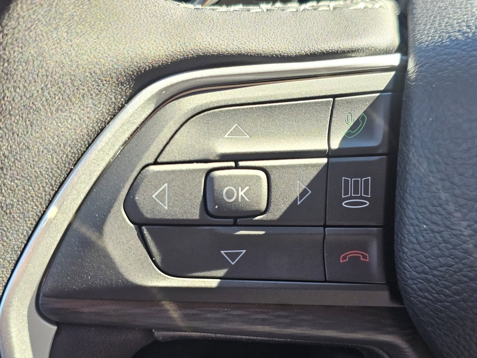 New 2025 Jeep Grand Cherokee Altitude X image 17