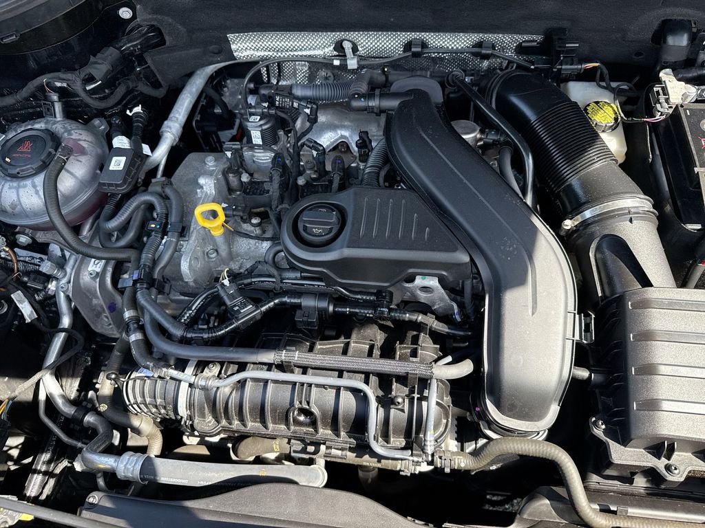 Used 2022 Volkswagen Taos SE w/ Panoramic Sunroof Package image 18