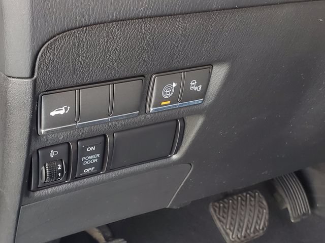 Used 2017 INFINITI QX80 4WD w/ Driver Assistance Package image 13
