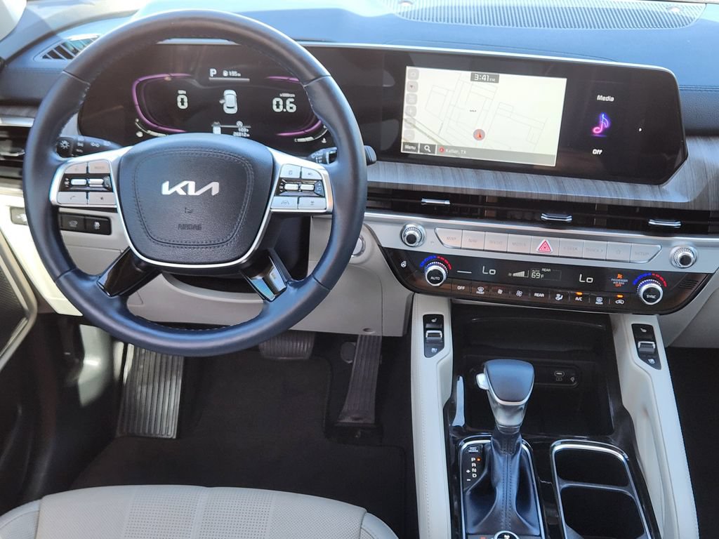 Certified 2024 Kia Telluride EX w/ EX Captain's Chair Package AWD/4WD image 12