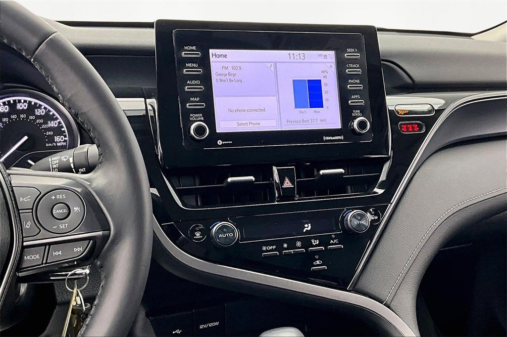 Used 2023 Toyota Camry SE image 6