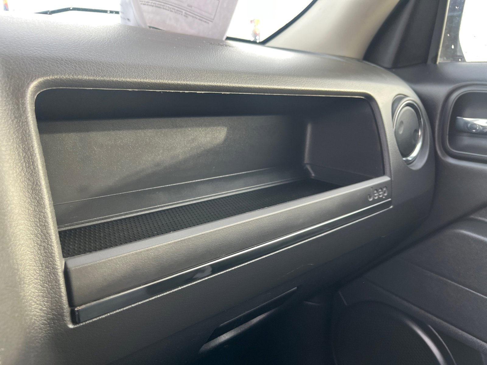 Used 2016 Jeep Patriot Sport image 30