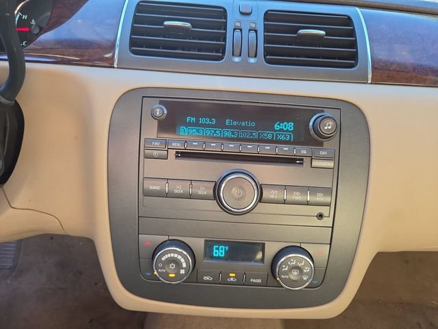 Used 2011 Buick Lucerne CXL FWD image 21