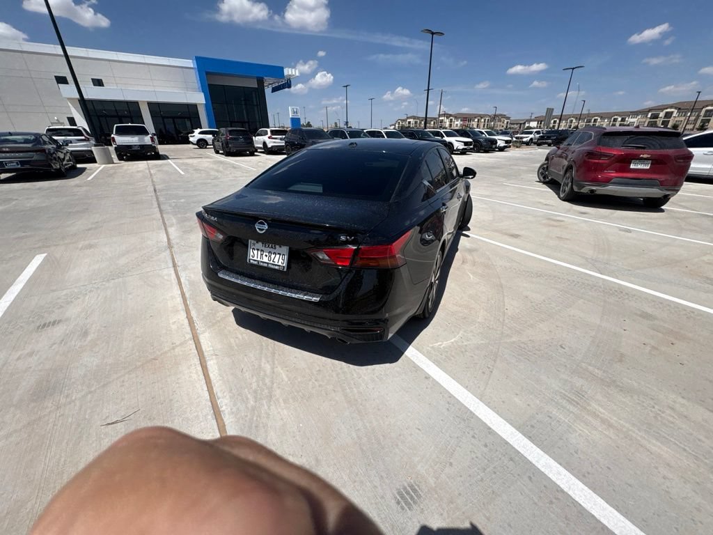 Used 2022 Nissan Altima 2.5 SV w/ SV Premium Package FWD image 16