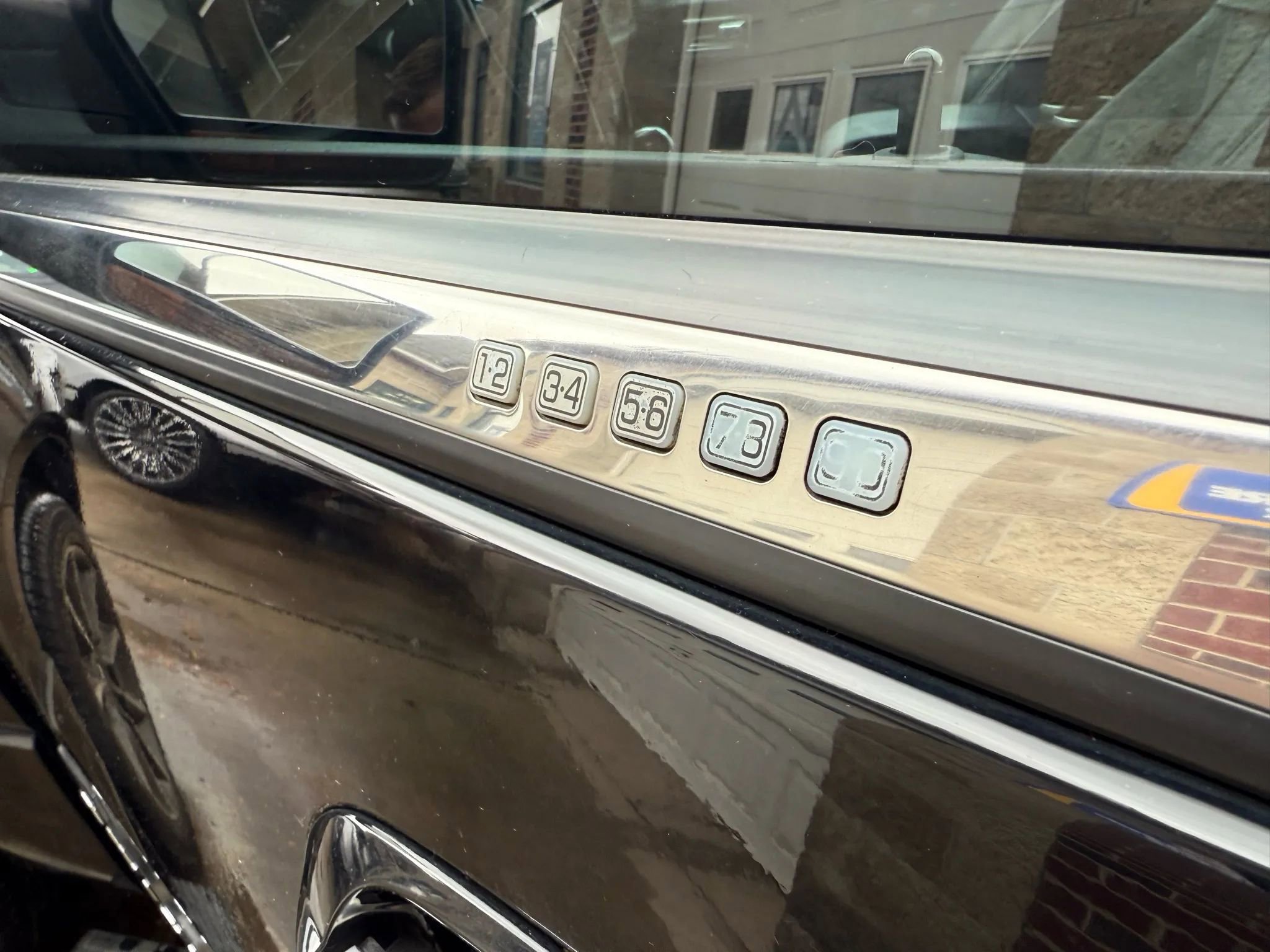 Used 2016 Lincoln Navigator Reserve image 15