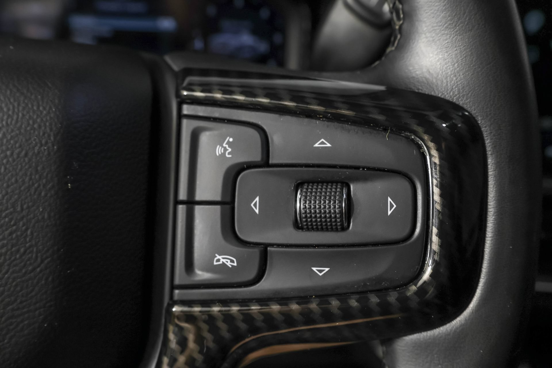 Used 2023 Chevrolet Silverado 1500 LT AWD/4WD image 29