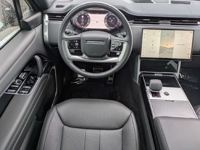 Used 2025 Land Rover Range Rover SE AWD/4WD image 16