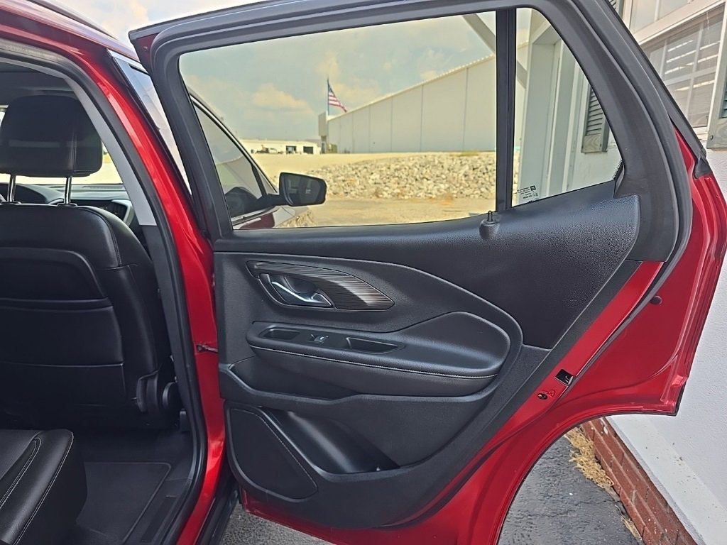 Used 2022 GMC Terrain SLT image 18