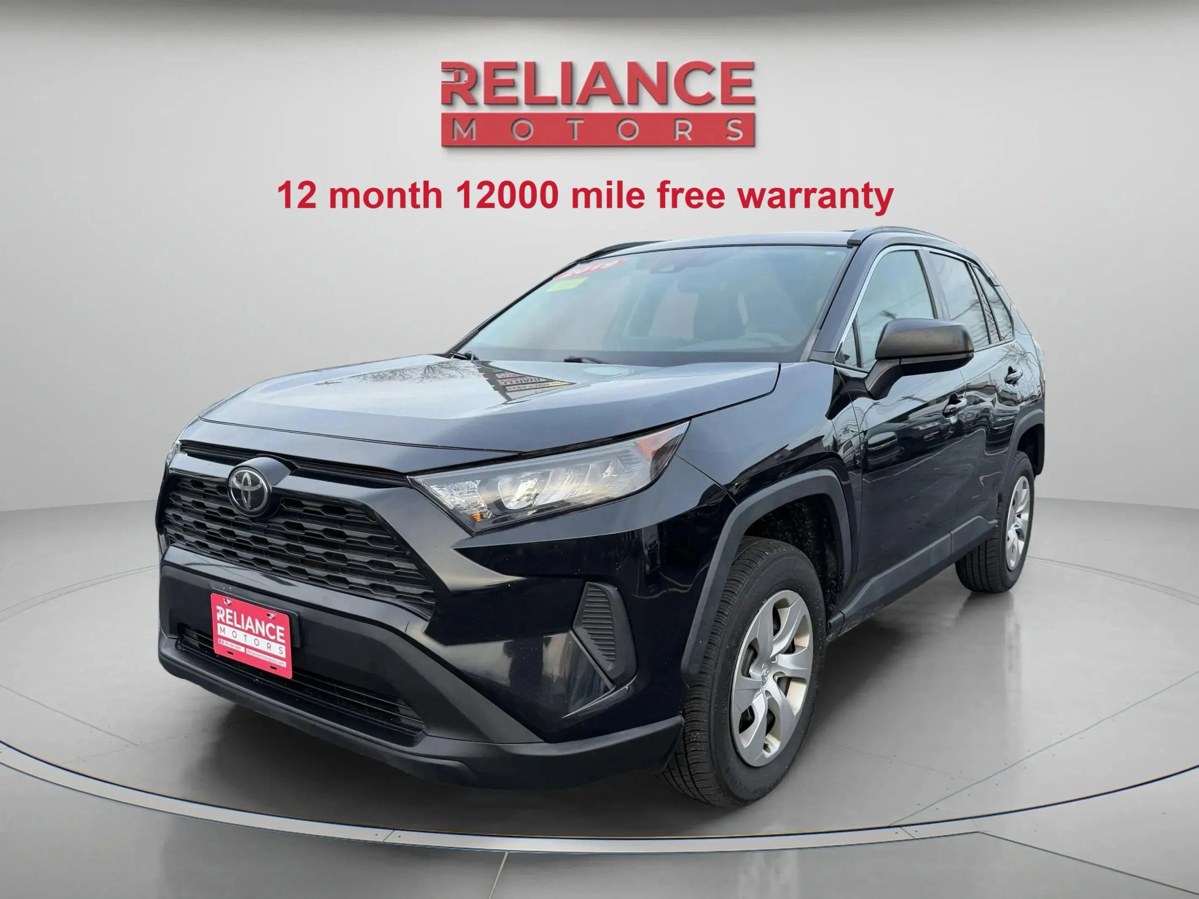 Used 2019 Toyota RAV4 LE image 1