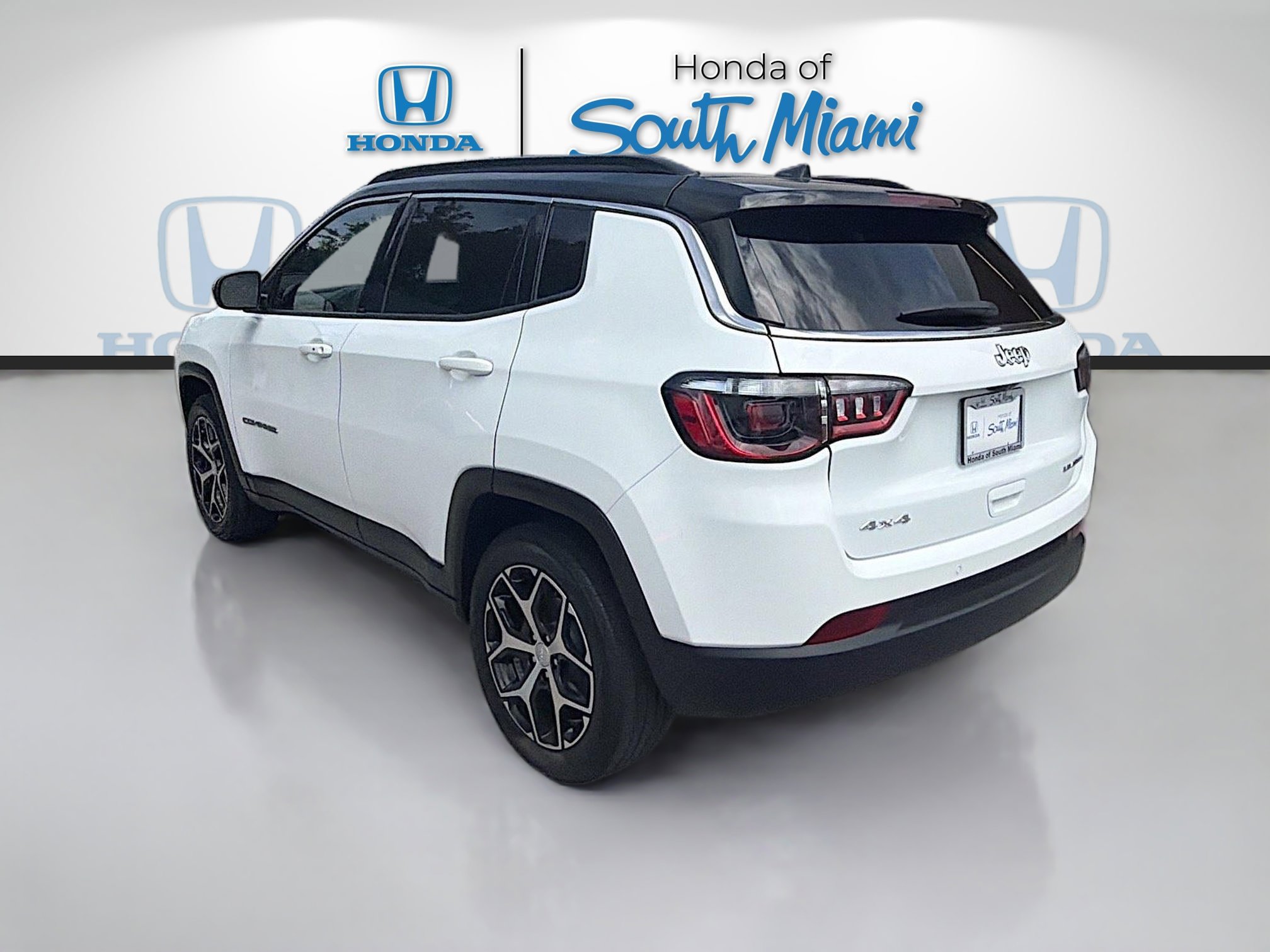 Used 2024 Jeep Compass Limited AWD/4WD image 5