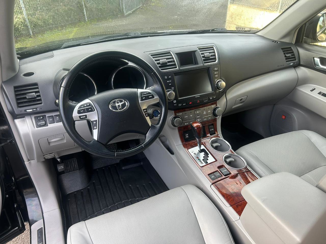 Used 2012 Toyota Highlander Limited AWD/4WD image 15