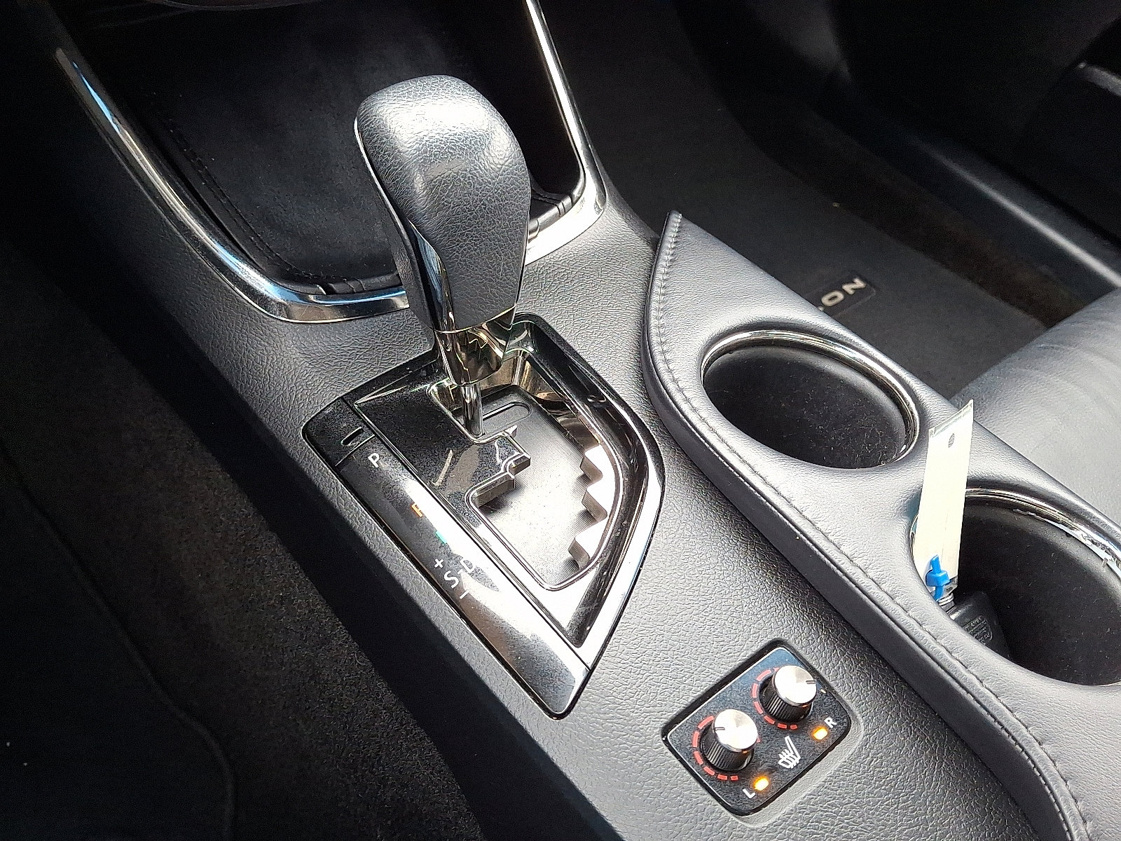 Used 2014 Toyota Avalon XLE Premium image 16