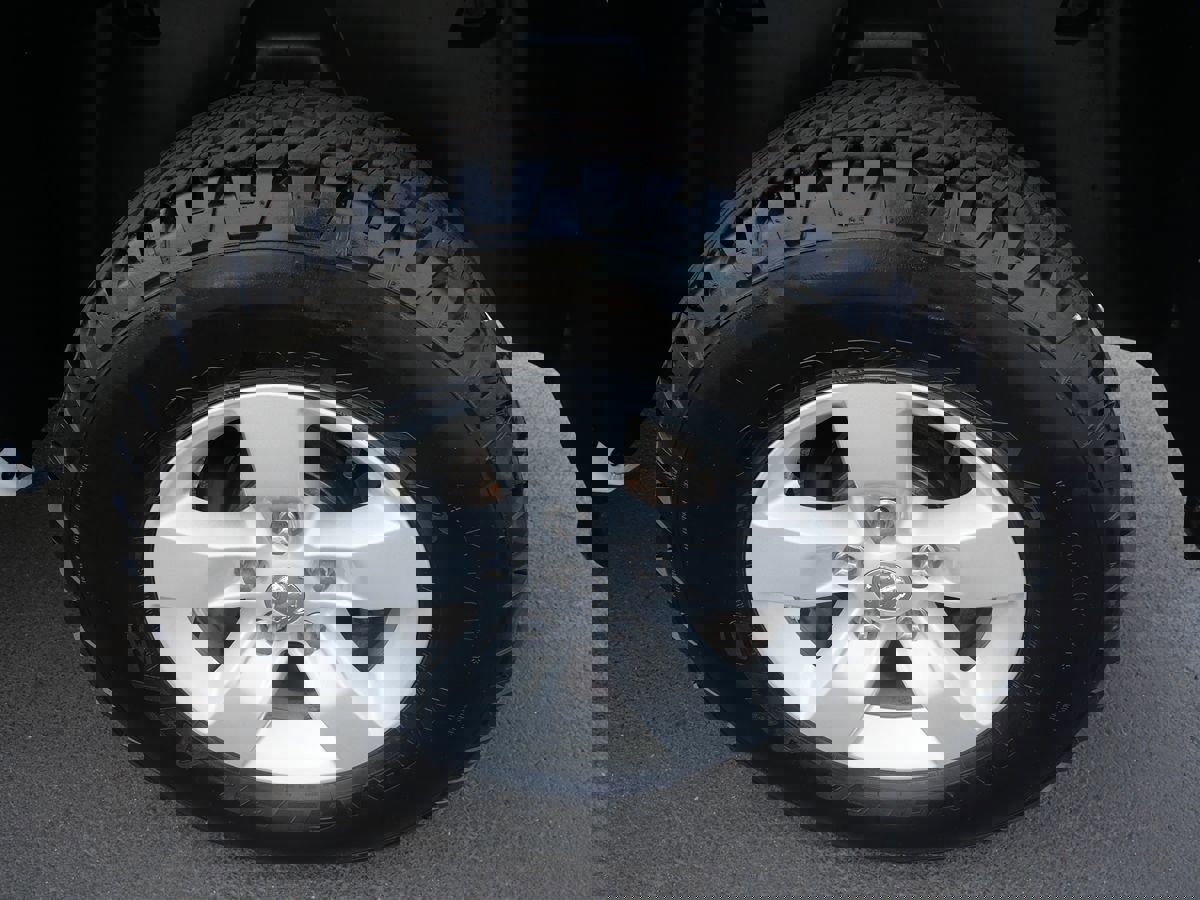 Used 2018 RAM 1500 Express image 32