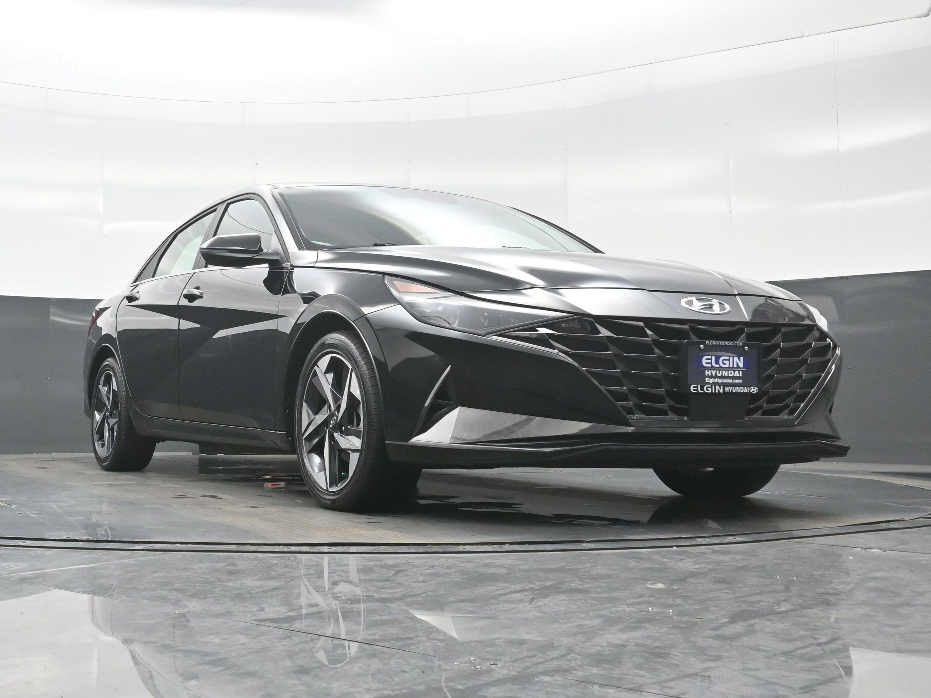 Used 2023 Hyundai Elantra Limited image 32