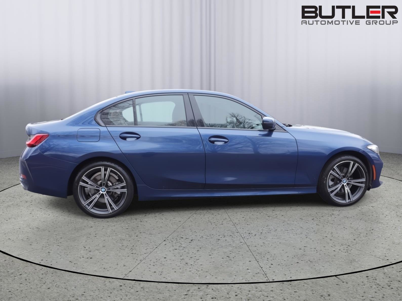 Used 2023 BMW 330i Sedan w/ Driving Assistance Package image 8