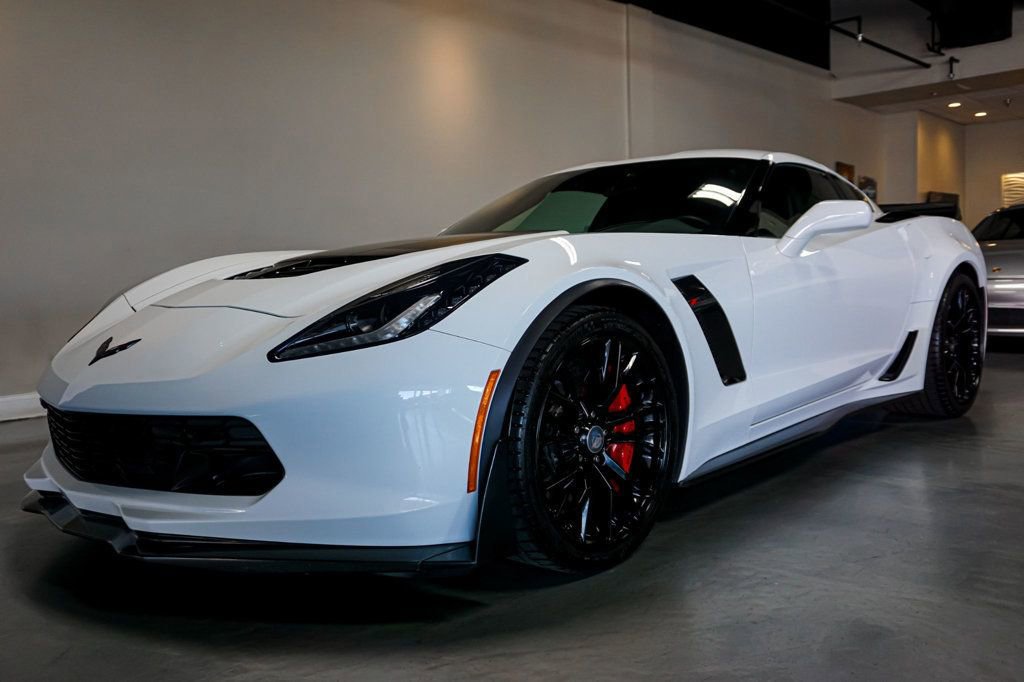 Used 2019 Chevrolet Corvette Z06 w/ Z07 Performance Package RWD image 57
