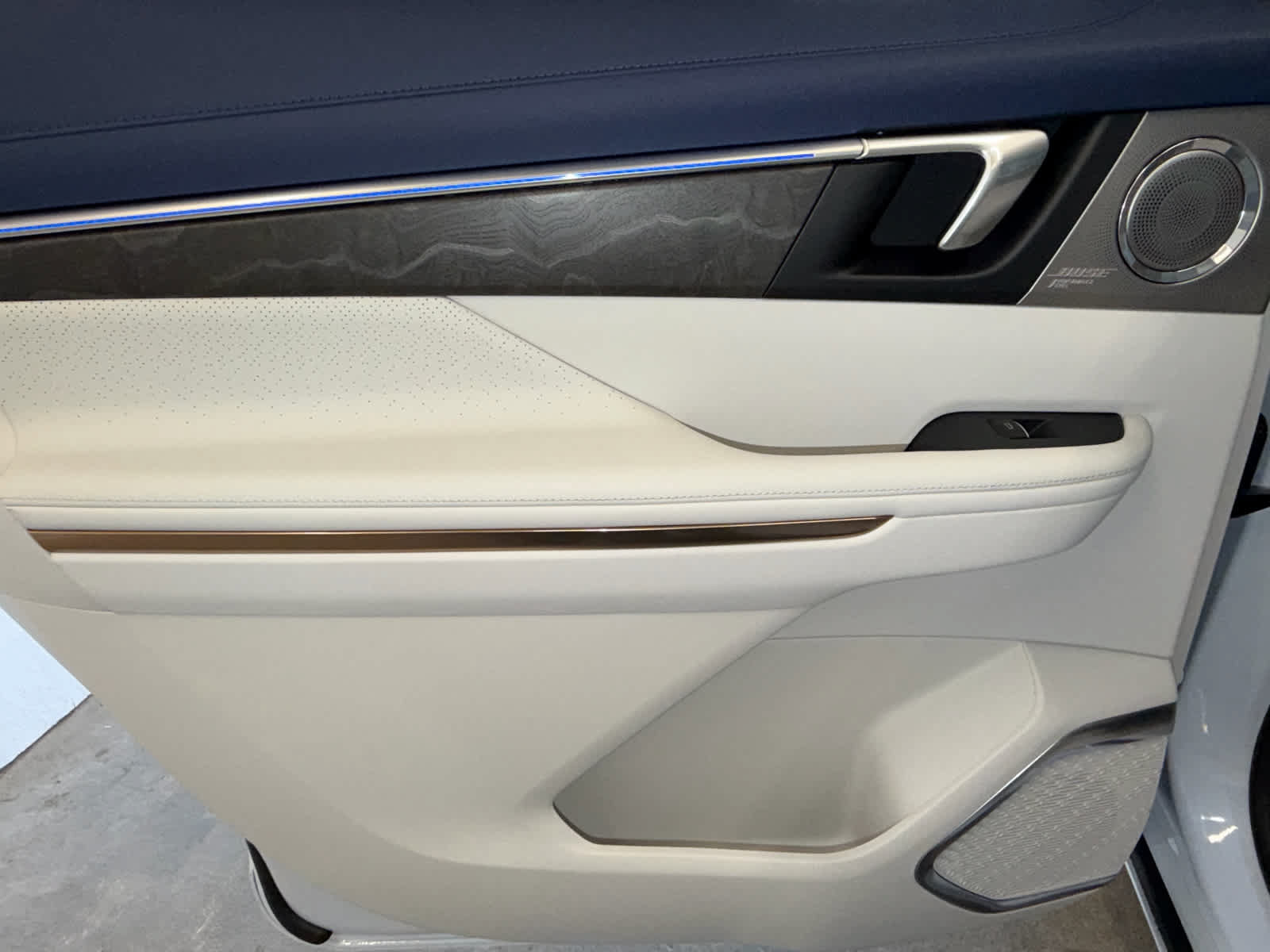 New 2026 Buick Enclave Avenir w/ Super Cruise Package FWD image 27