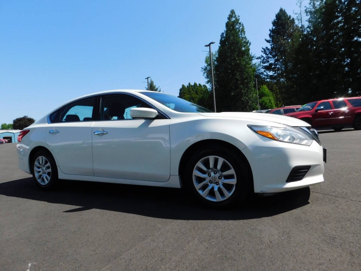 Used 2016 Nissan Altima 2.5 S w/ Power Driver Seat Package FWD image 1