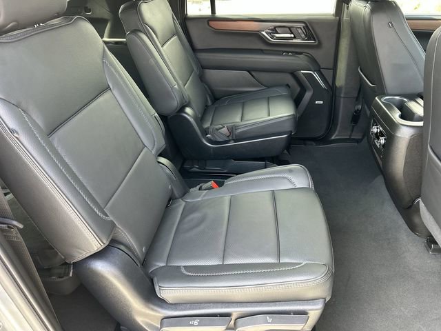 Used 2025 GMC Yukon XL Denali AWD/4WD image 14