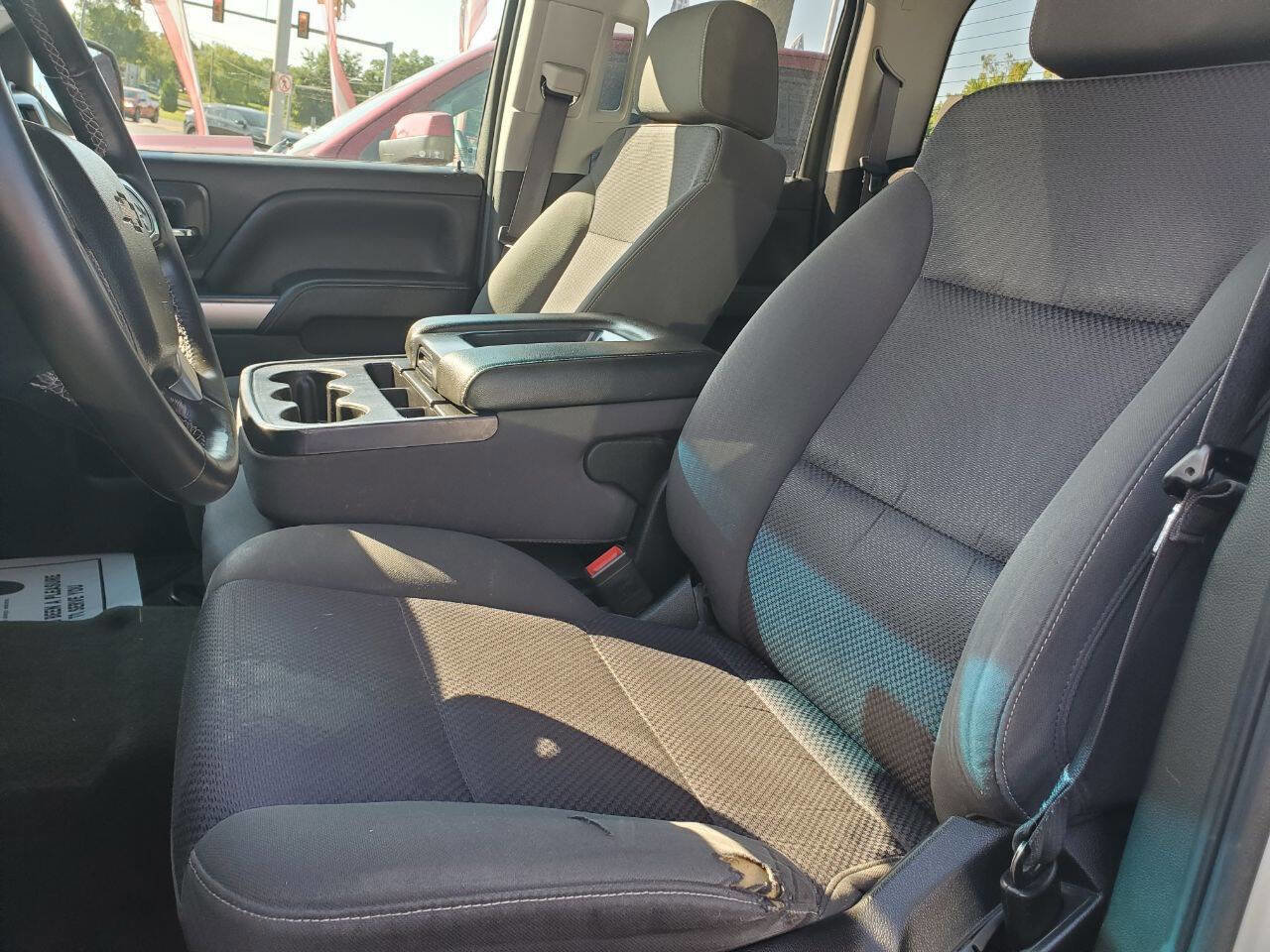 Used 2018 Chevrolet Silverado 1500 LT w/ All Star Edition image 10