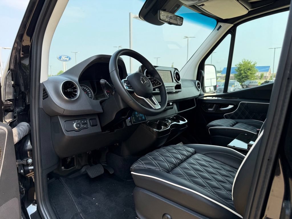 Used 2023 Mercedes-Benz Sprinter 3500 image 56