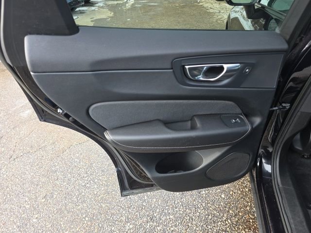 Certified 2023 Volvo XC60 B6 Ultimate w/ Protection Package Premier image 21