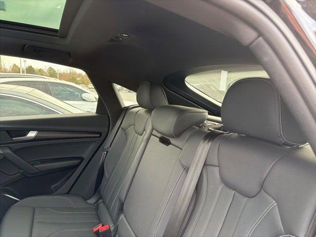 Used 2023 Audi Q5 2.0T Premium w/ Convenience Package image 7
