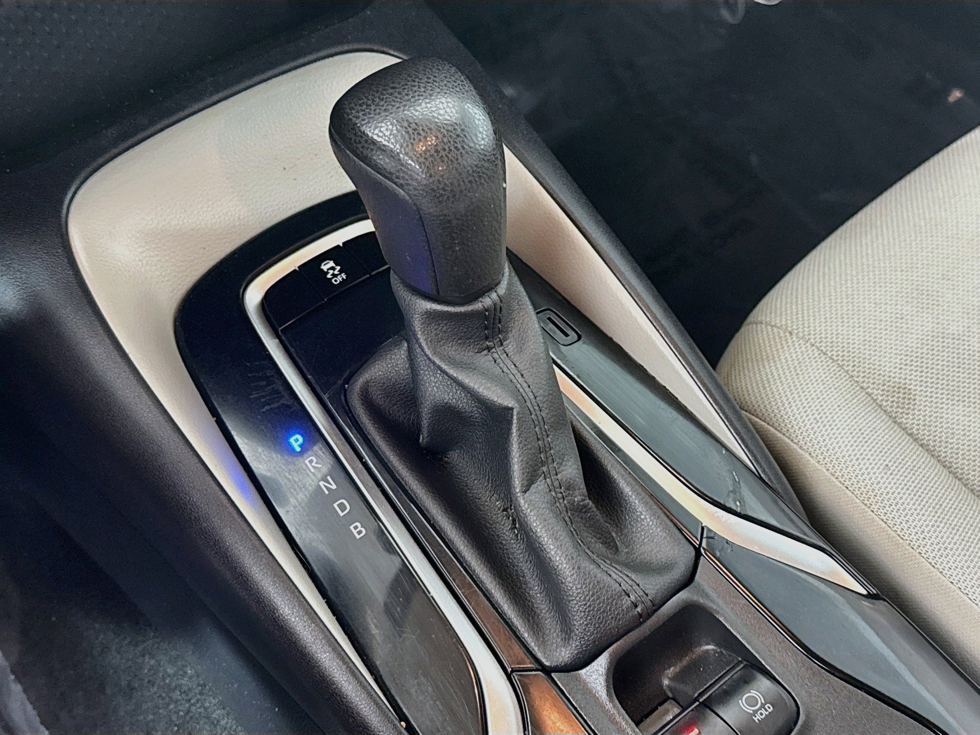 Used 2022 Toyota Corolla L FWD image 20
