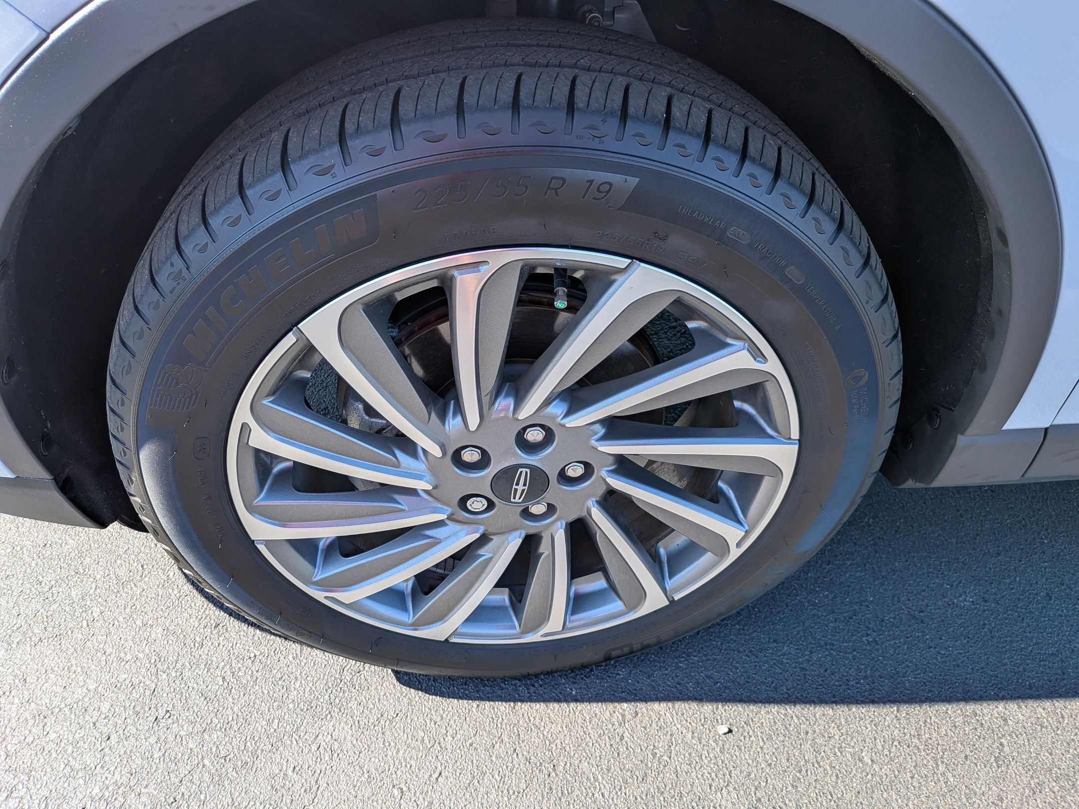 Used 2025 Lincoln Corsair Reserve w/ Equipment Group 202A image 9