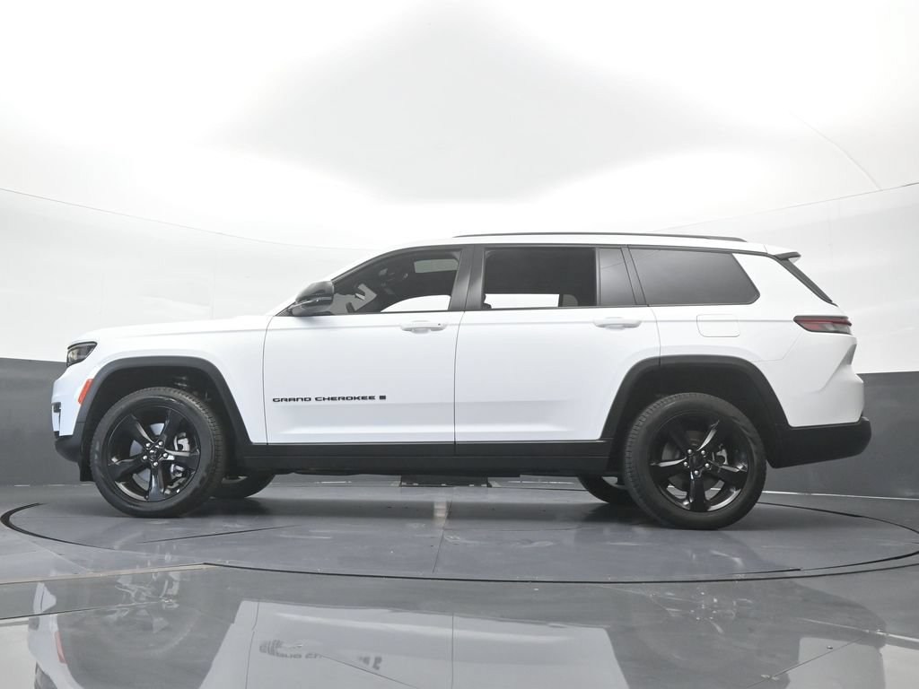 Used 2025 Jeep Grand Cherokee L Limited w/ Black Appearance Package AWD/4WD image 67